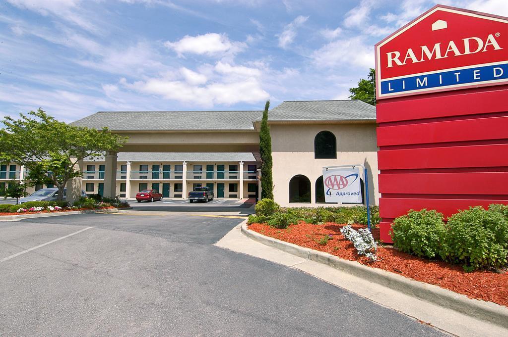 Days Inn By Wyndham Lexington-Columbia Esterno foto