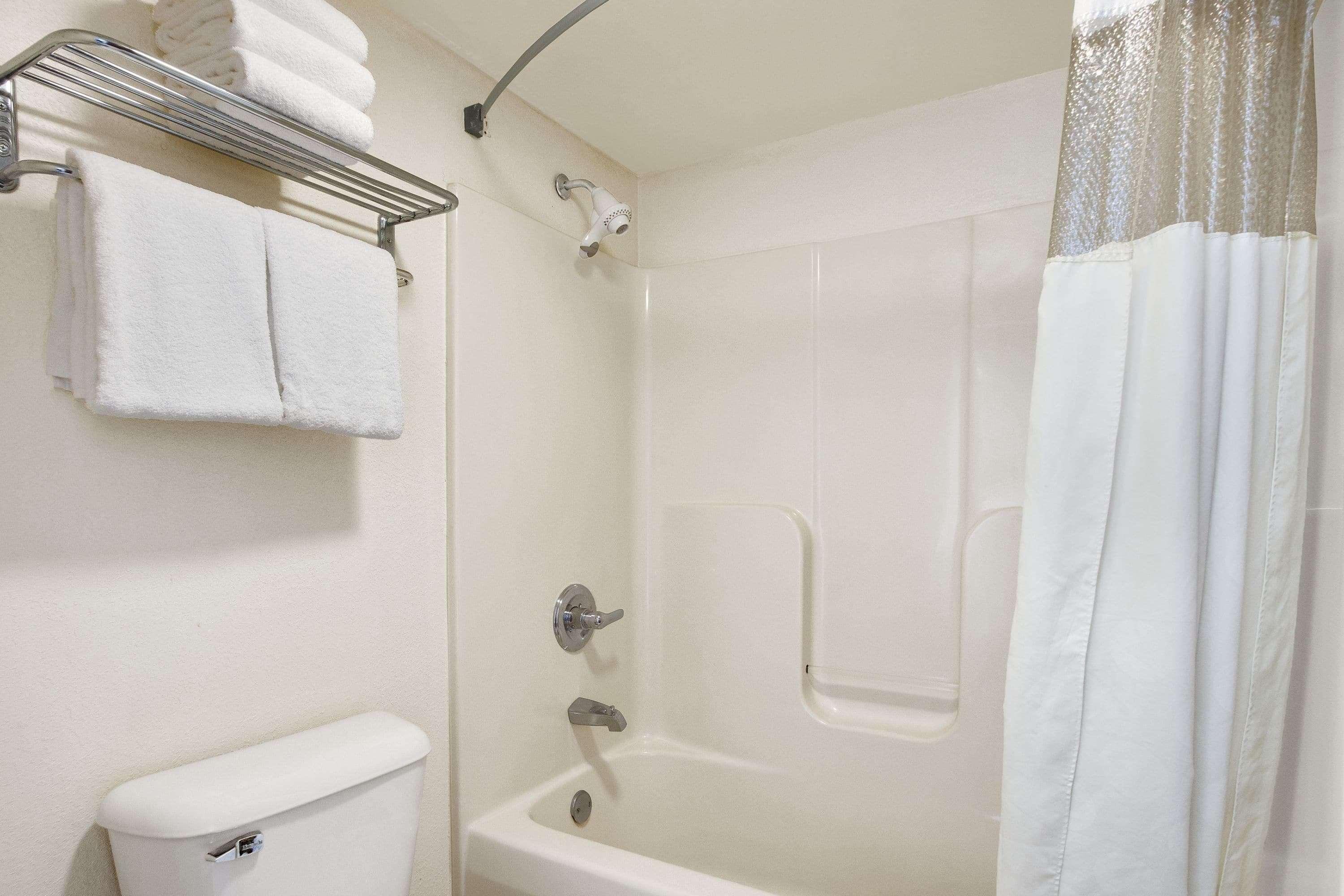 Days Inn By Wyndham Lexington-Columbia Esterno foto