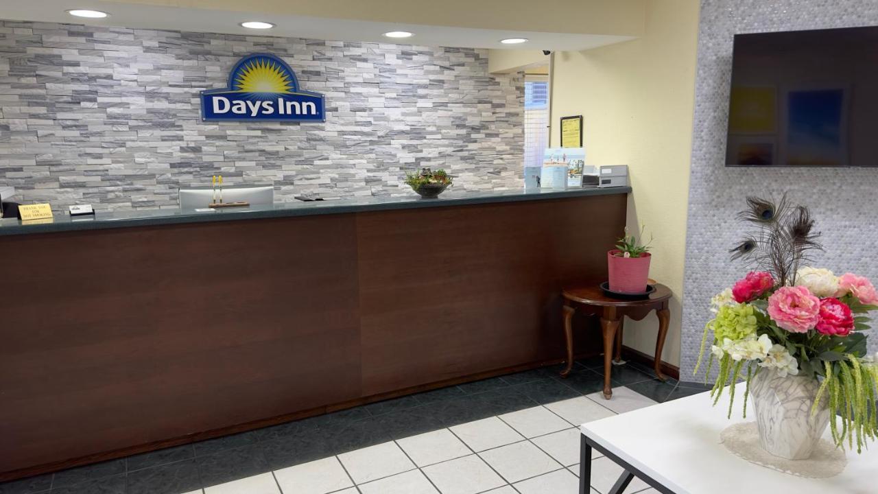 Days Inn By Wyndham Lexington-Columbia Esterno foto