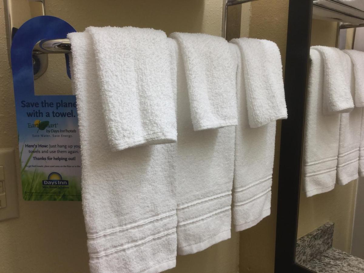 Days Inn By Wyndham Lexington-Columbia Esterno foto